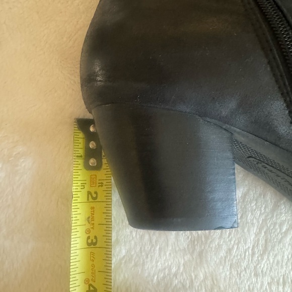 Bear Traps Western Black Ruched Vegan Boots with 2 1/2” Heels Women’s Size 10 - Picture 10 of 12